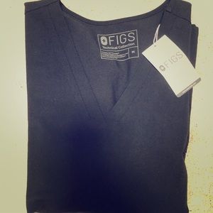 Figs Casma Three Pocket Scrub Top- Black - Size M